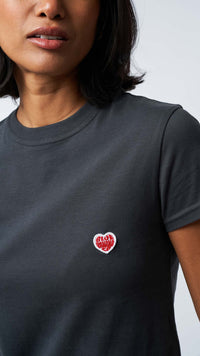 ANTHRACITE HEART WOMAN TEE