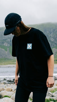 BLACK NATURE TEE