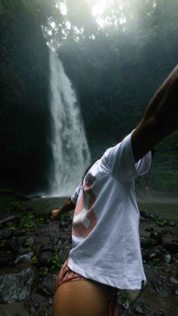 WHITE NATURE WOMAN TEE