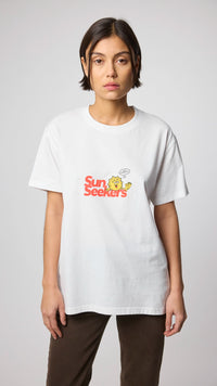 WHITE SUN SEEKERS TEE