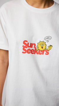 WHITE SUN SEEKERS TEE