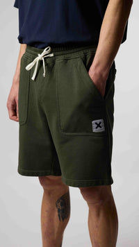 KHAKI ICONIC SHORTS