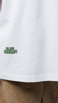 WHITE DOWNHILL TEE